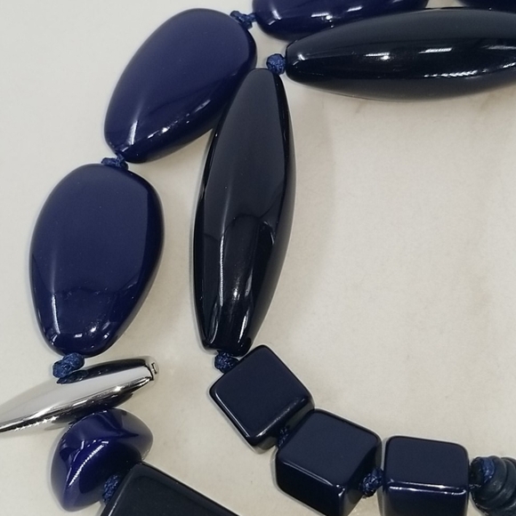 CHICO'S Black & Blue Necklace - Picture 3 of 8